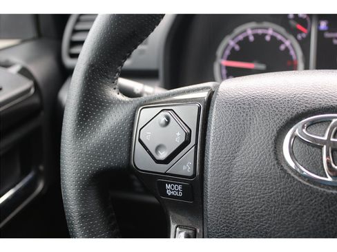 Used 2022 Toyota 4Runner TRD Off-Road Premium w/ Moonroof Package AWD/4WD image 19