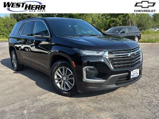 Used 2023 Chevrolet Traverse LT FWD video 1