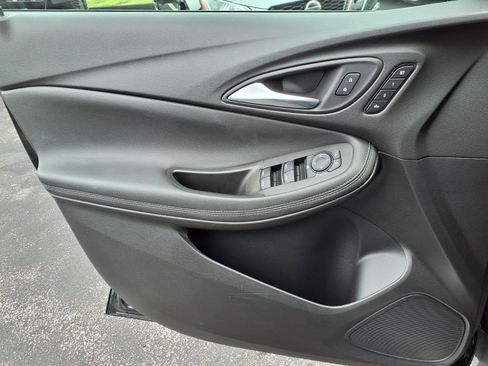 Used 2020 Buick Encore GX Essence FWD image 20