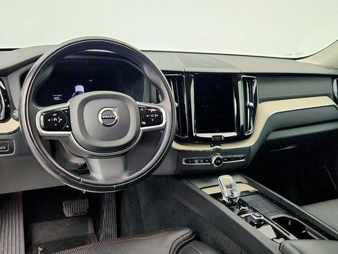 Used 2022 Volvo XC60 B5 Inscription w/ Advanced Package image 13
