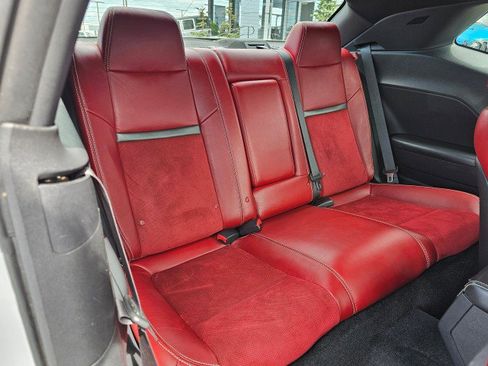 Used 2014 Dodge Challenger R/T image 16