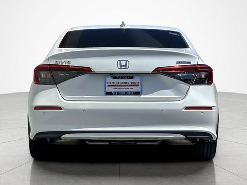 Used 2022 Honda Civic Touring image 4