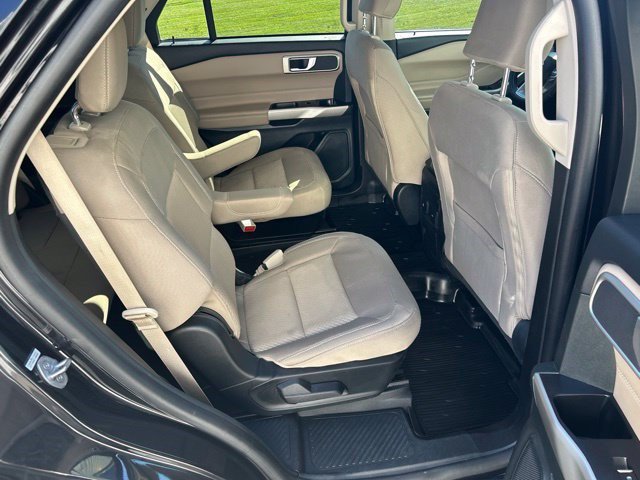 Used 2023 Ford Explorer XLT AWD/4WD image 48