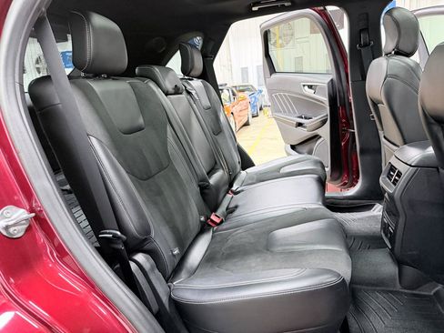 Used 2019 Ford Edge ST w/ Equipment Group 401A AWD/4WD image 40