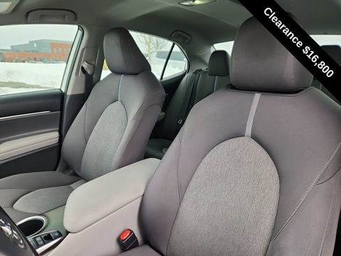 Used 2022 Toyota Camry LE image 18