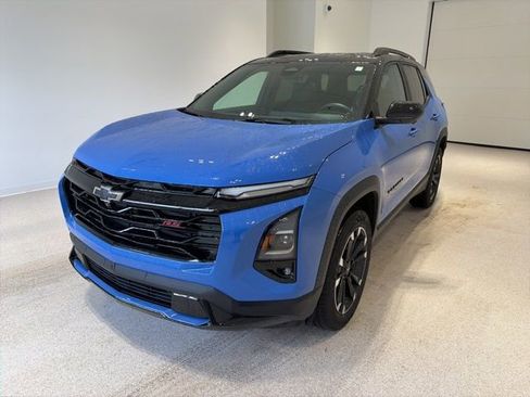 Used 2025 Chevrolet Equinox RS w/ Safety and Technology Package image 3