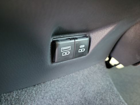 Used 2026 Toyota Camry XLE FWD image 13