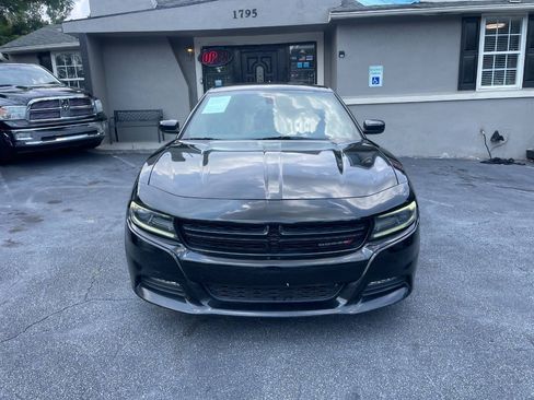 Used 2017 Dodge Charger R/T w/ Navigation & Travel Group RWD image 3
