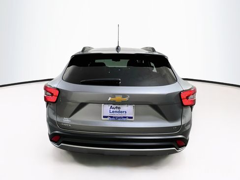 Used 2025 Chevrolet Trax LT w/ LT Convenience Package FWD image 6