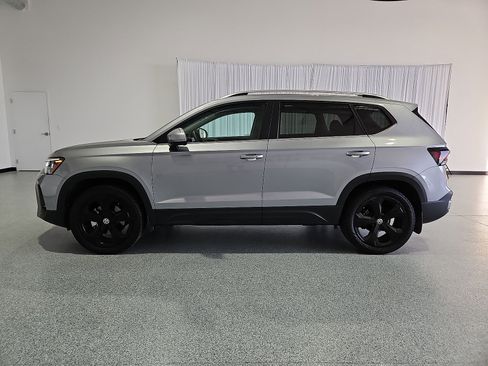 Certified 2025 Volkswagen Taos SEL w/ Black Wheel Plus Package AWD/4WD image 5