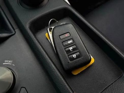 Used 2015 Lexus IS 250 RWD image 33
