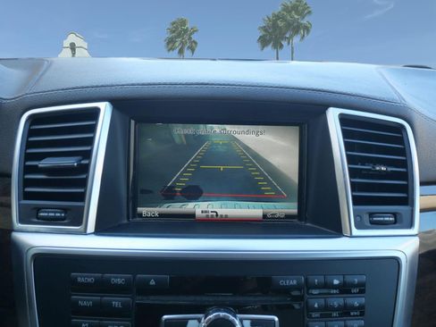 Used 2016 Mercedes-Benz GL 450 4MATIC image 16