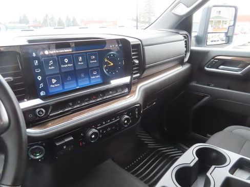 Used 2025 Chevrolet Silverado 2500 LT w/ Convenience Package image 38