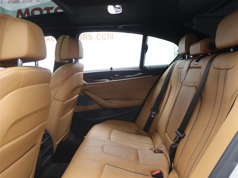 Used 2019 BMW M550i xDrive image 16