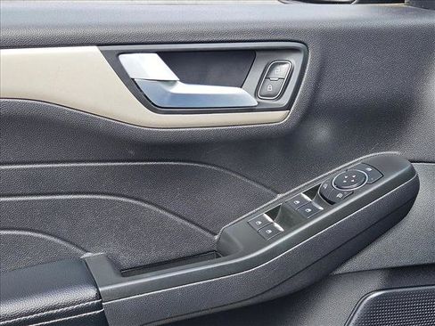 Used 2022 Ford Escape SEL FWD image 11