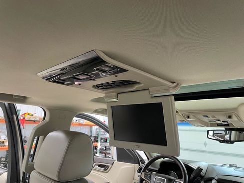 Used 2015 GMC Yukon Denali w/ Touring Package AWD/4WD image 24