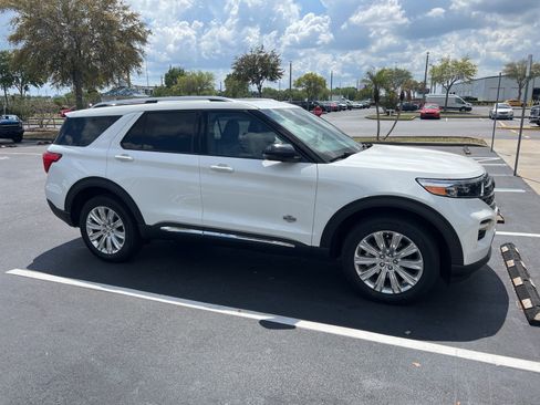 Used 2023 Ford Explorer King Ranch w/ Technology Package image 2