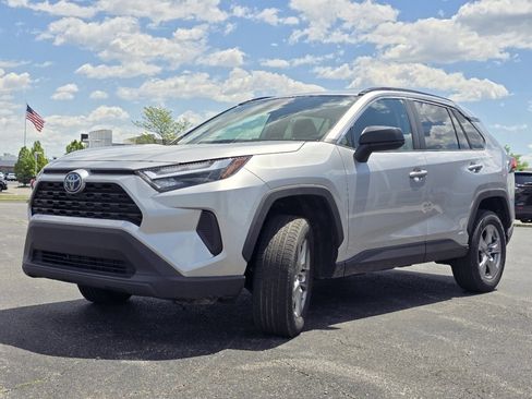 Certified 2023 Toyota RAV4 LE AWD/4WD image 9