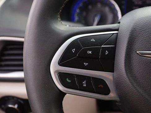 Used 2023 Chrysler Voyager LX FWD image 13