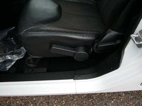 Used 2016 Jeep Wrangler Unlimited Sahara image 20