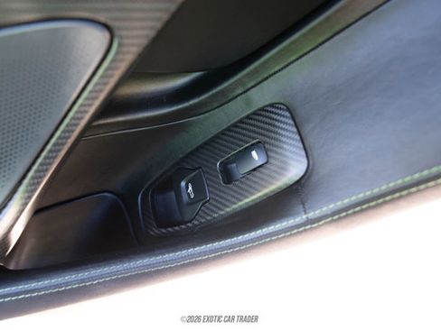 Used 2018 McLaren 570S Spider image 39