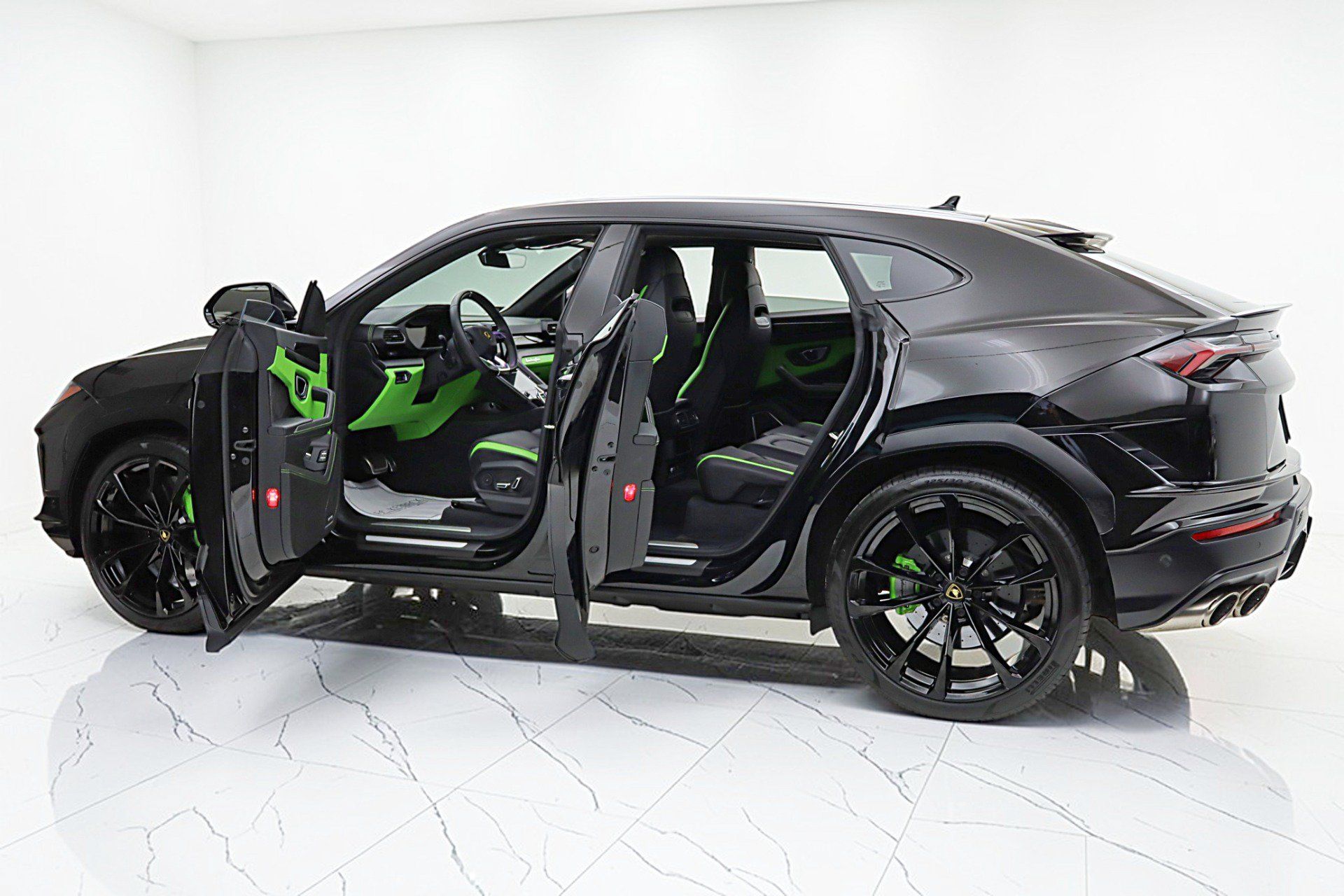 Used 2024 Lamborghini Urus S AWD/4WD image 6