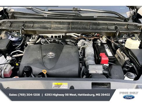 Used 2021 Toyota Highlander XLE FWD image 8