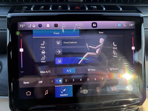 Used 2025 Jeep Grand Cherokee L Limited w/ Luxury Tech Group II image 24