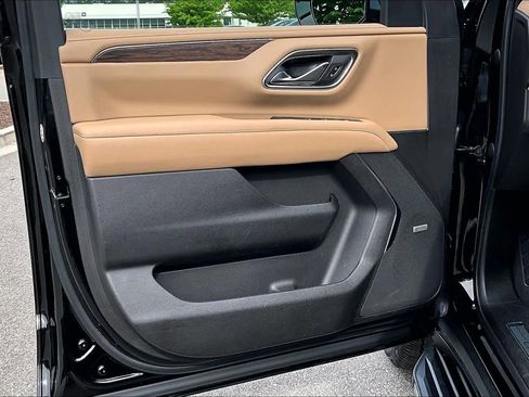 Used 2021 Chevrolet Tahoe Premier RWD image 24