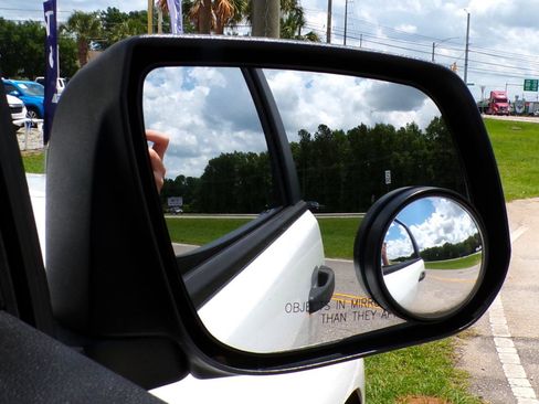 Used 2015 Chevrolet Colorado W/T RWD image 20