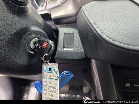 Used 2018 Toyota RAV4 LE w/ Carpet Mat Package FWD image 20