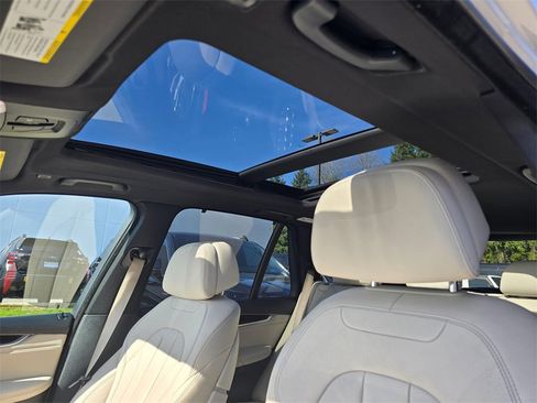 Used 2017 BMW X5 xDrive40e image 21