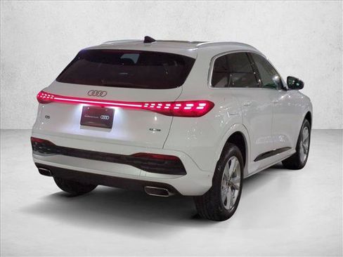 Certified 2025 Audi Q5 Premium w/ Convenience Package AWD/4WD image 5
