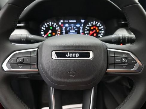 Used 2024 Jeep Compass Latitude image 14