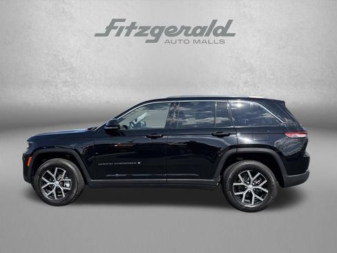 Used 2023 Jeep Grand Cherokee Limited AWD/4WD image 11