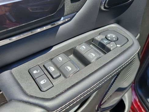 Used 2025 RAM 1500 Limited image 27