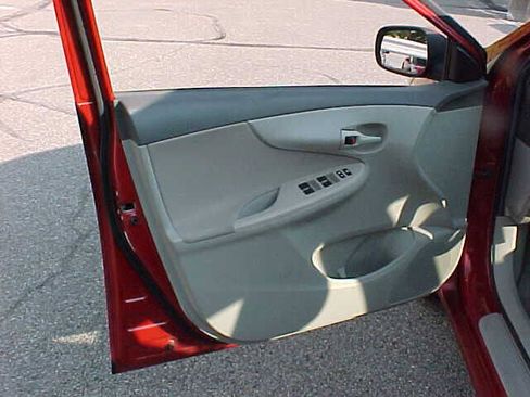 Used 2009 Toyota Corolla LE w/ All Weather Guard Pkg image 15