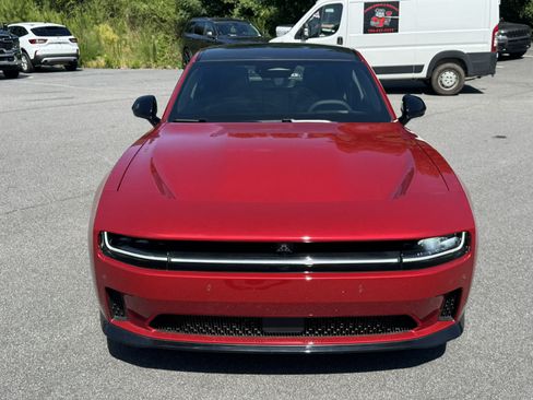 Used 2024 Dodge Charger Daytona R/T w/ Plus Group AWD/4WD image 2