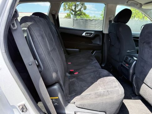 Used 2015 Nissan Pathfinder SV FWD image 20