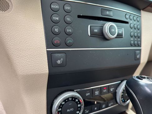 Used 2011 Mercedes-Benz GLK 350 4MATIC image 24