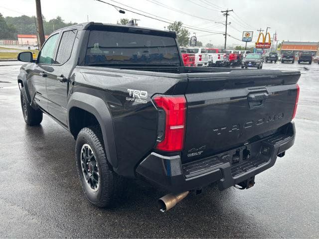 Used 2025 Toyota Tacoma TRD Off-Road AWD/4WD image 6
