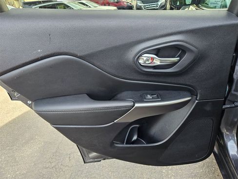 Certified 2022 Jeep Cherokee Limited image 14