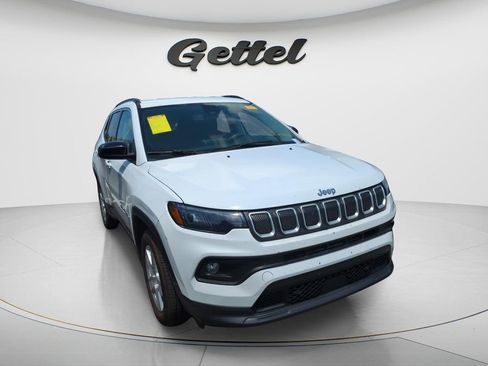 Used 2022 Jeep Compass Latitude FWD image 3