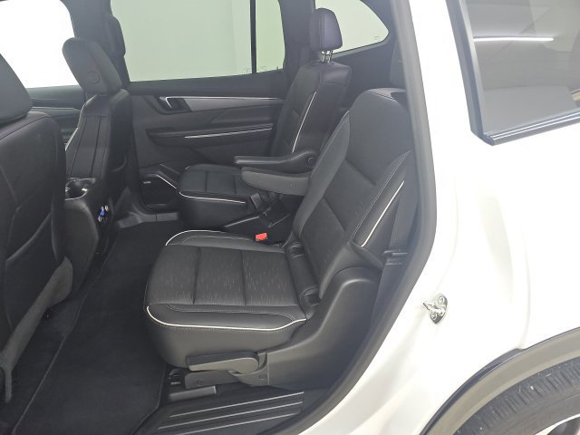 Used 2026 Buick Enclave Sport Touring AWD/4WD image 3