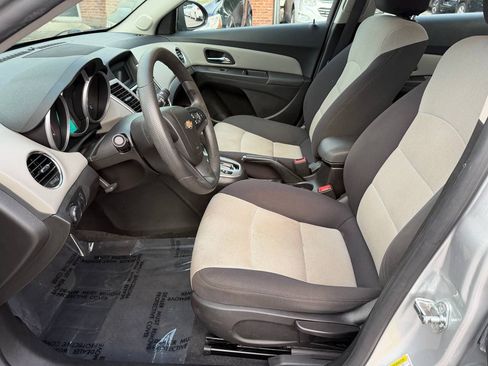 Used 2015 Chevrolet Cruze LS FWD image 11