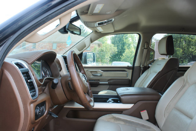 Used 2019 RAM 1500 Laramie AWD/4WD image 13
