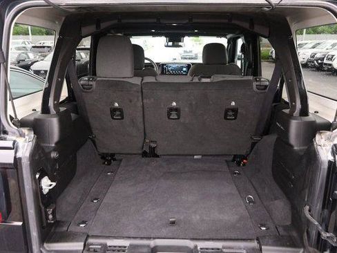 Used 2025 Jeep Wrangler Unlimited Rubicon AWD/4WD image 7