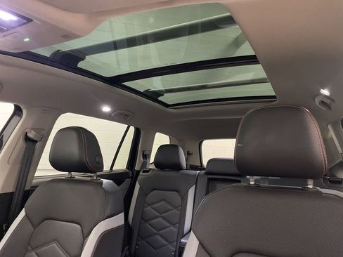 Used 2024 Volkswagen Atlas Peak Edition SE image 7