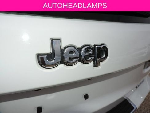 Used 2022 Jeep Grand Cherokee Limited AWD/4WD image 14