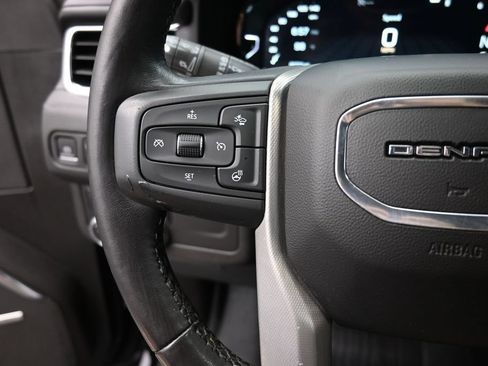 Used 2023 GMC Yukon Denali RWD image 3